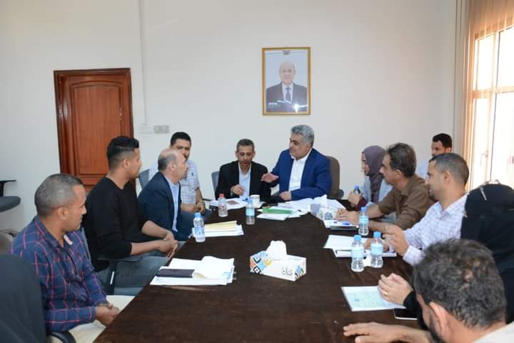 عدن.. باصهيب يناقش تقييم أداء وزارة التخطيط والمشاريع المنجزة في 2022م